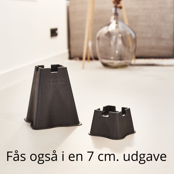 M�belforh�jer s�t 22 cm.