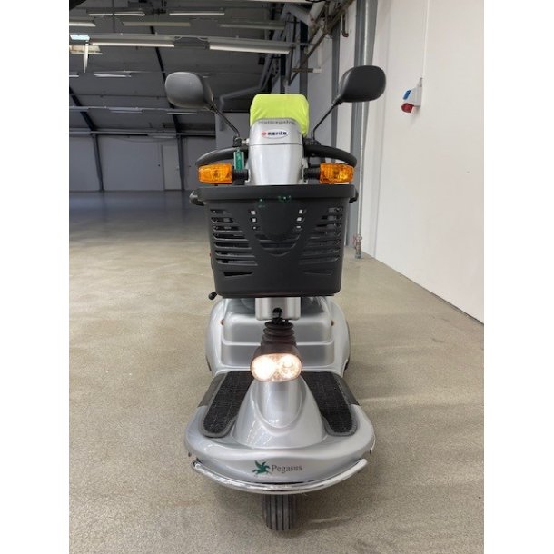 Peagus Nattergalen / Merits El-scooter Brugt